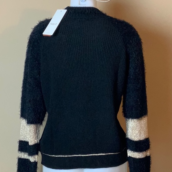 Suzy D Sweater - Picture 4 of 8